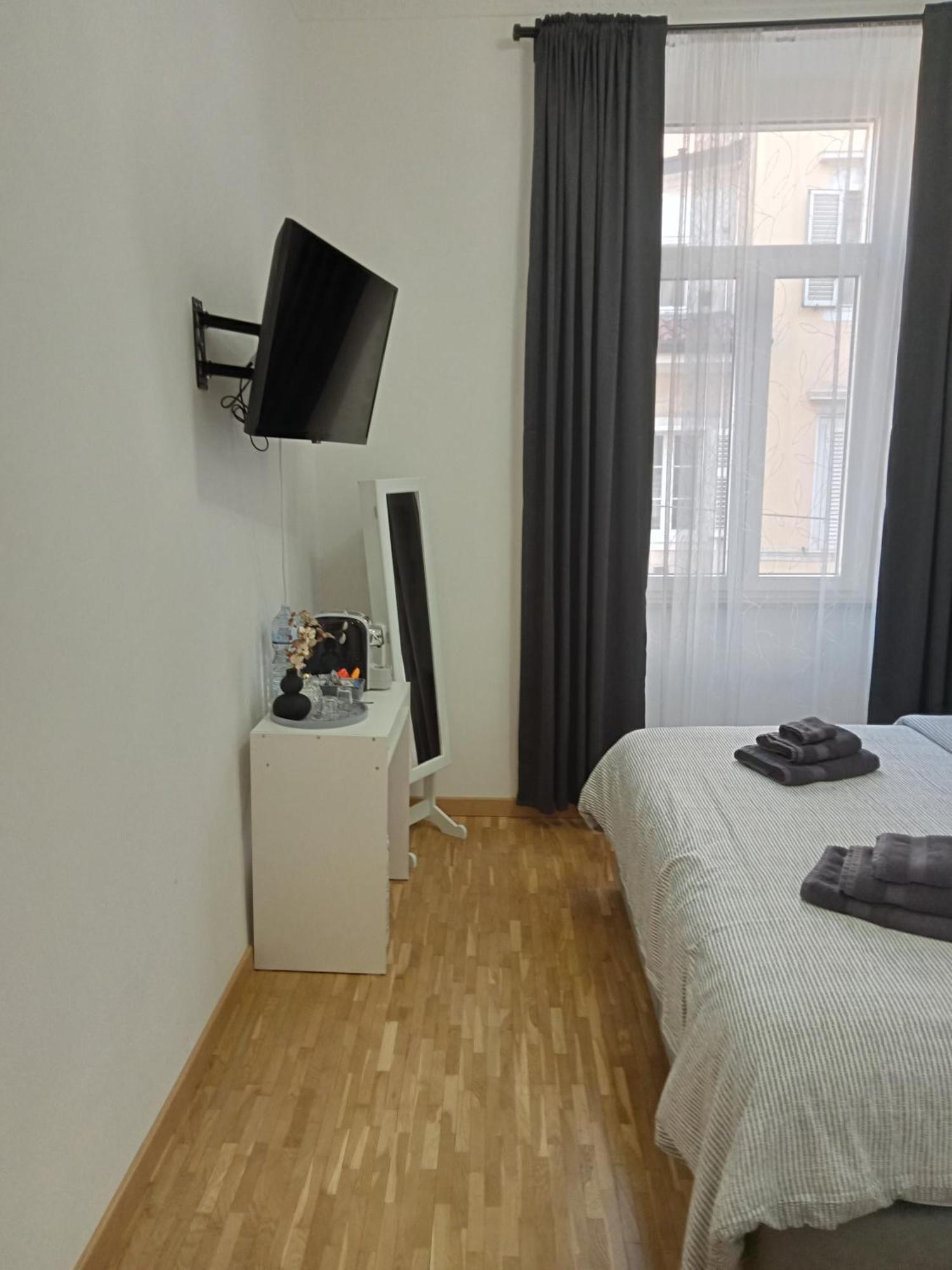 Fenix Rooms Triest Exterior foto